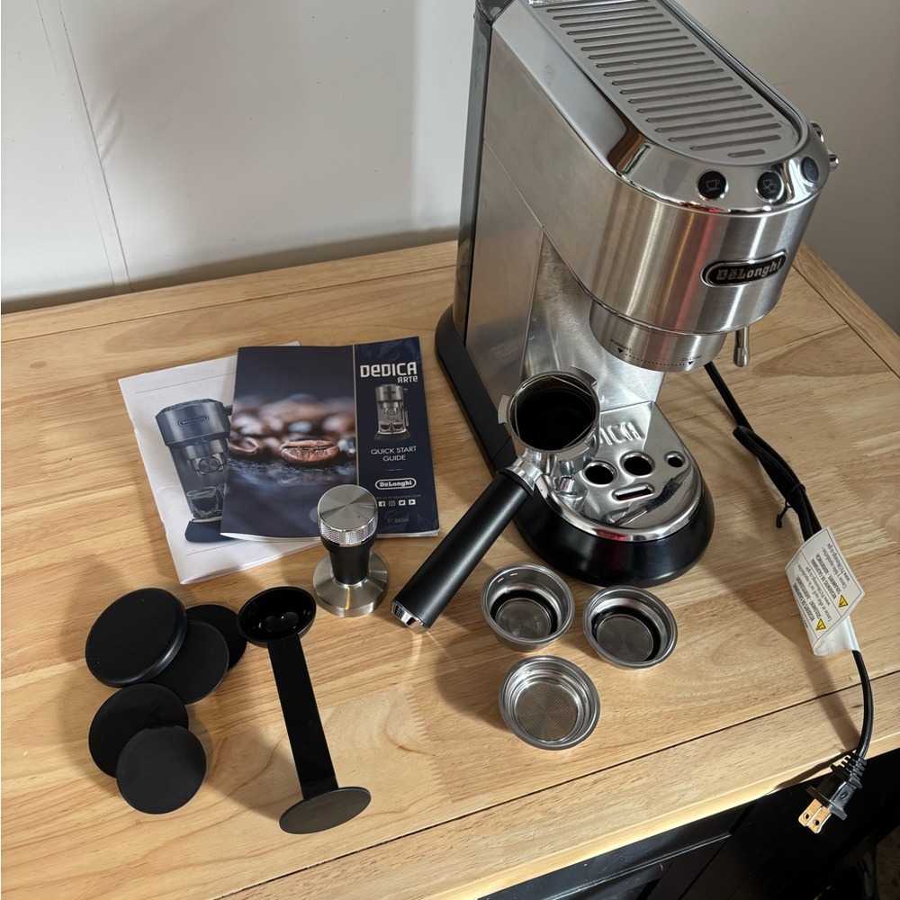 DeLonghi Silver Espresso Machine with Accessories